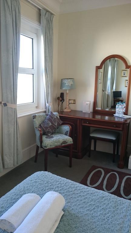 לינה וארוחת בוקר איסטבורן 17 Wilmington Square חדר תמונה